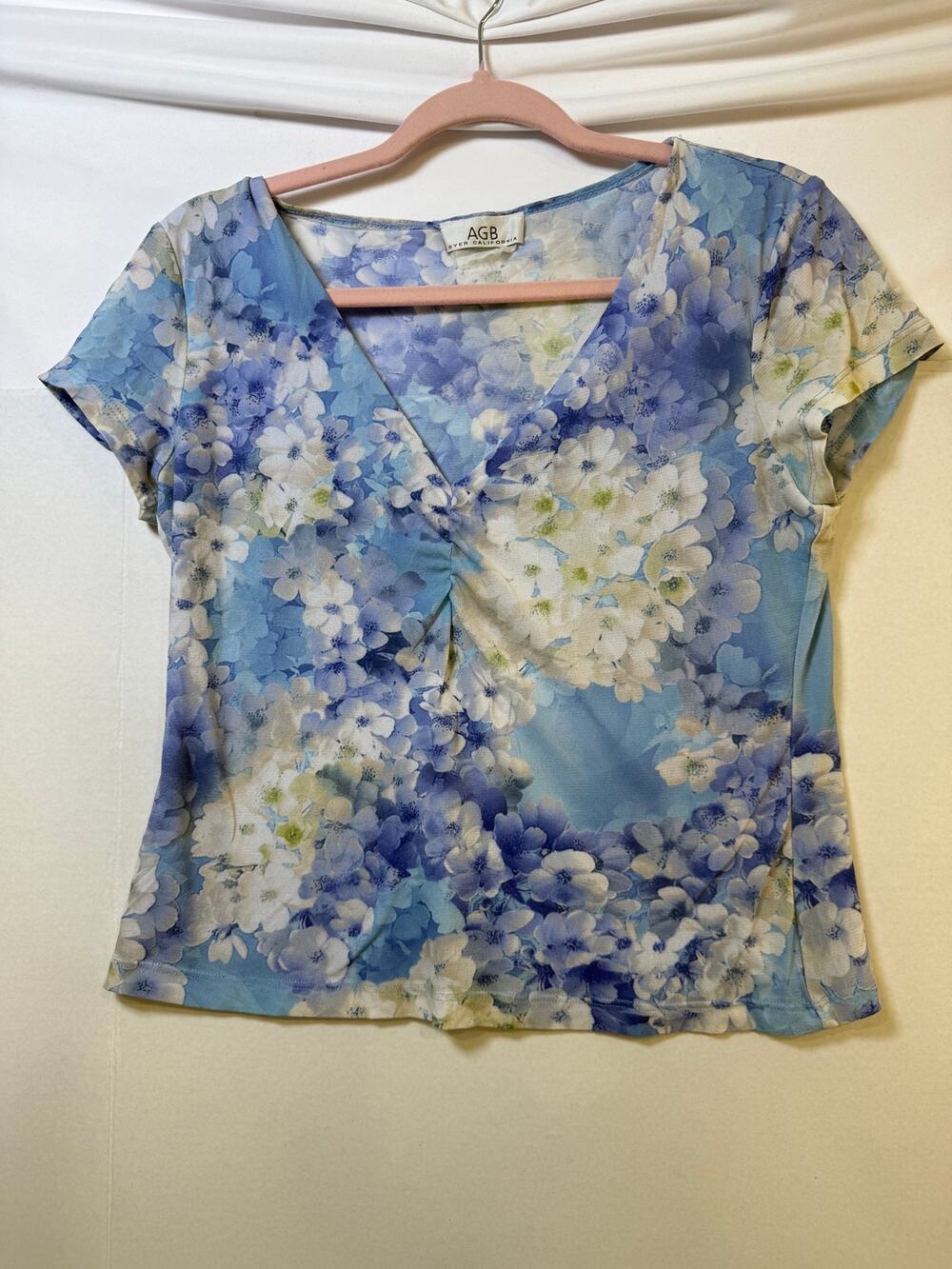AGB Byer California Blue Floral V-Neck Top Short Sleeve Sheer Layered M
